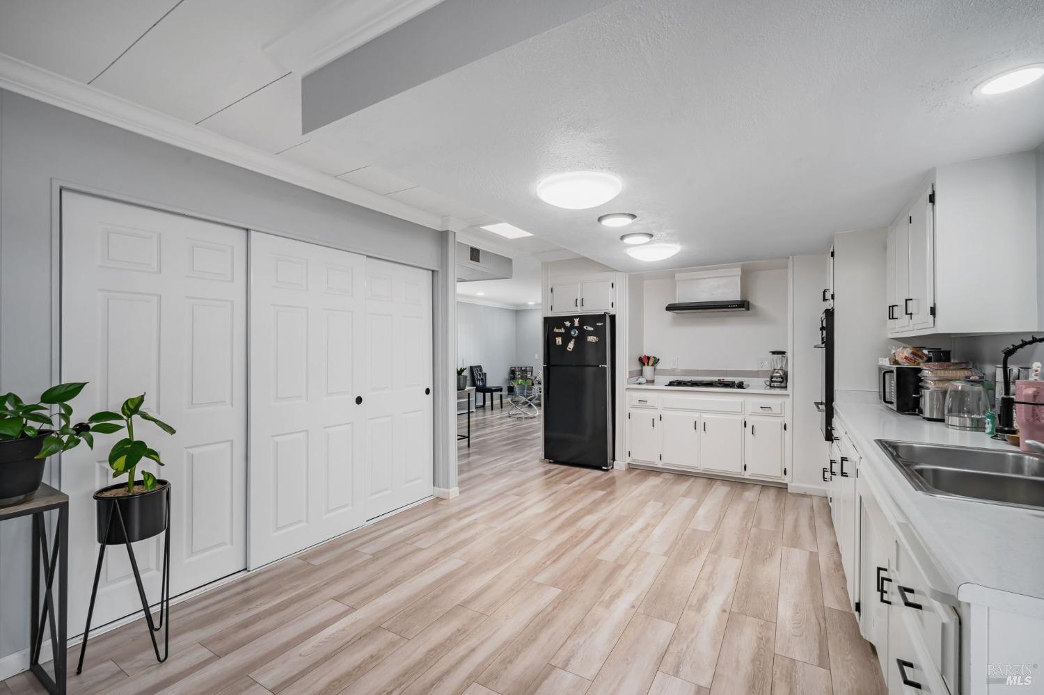 Detail Gallery Image 18 of 44 For 234 Arboleda Dr, Santa Rosa,  CA 95401 - 3 Beds | 2 Baths