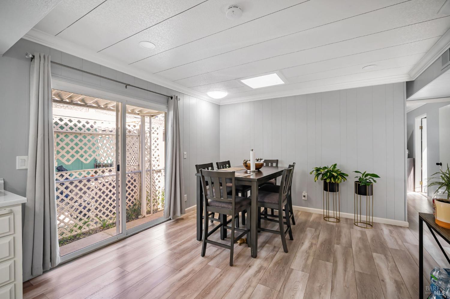 Detail Gallery Image 24 of 44 For 234 Arboleda Dr, Santa Rosa,  CA 95401 - 3 Beds | 2 Baths