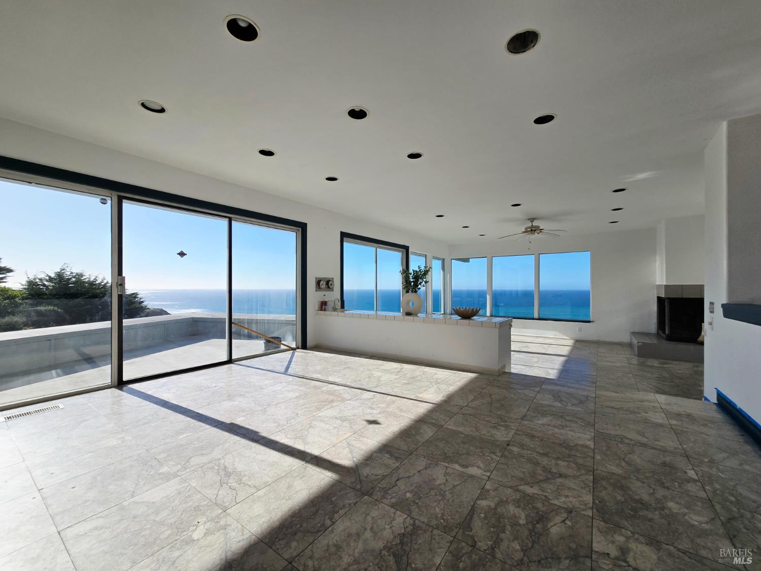 Detail Gallery Image 11 of 38 For 14800 Navarro Way, Manchester,  CA 95459 - 4 Beds | 3 Baths