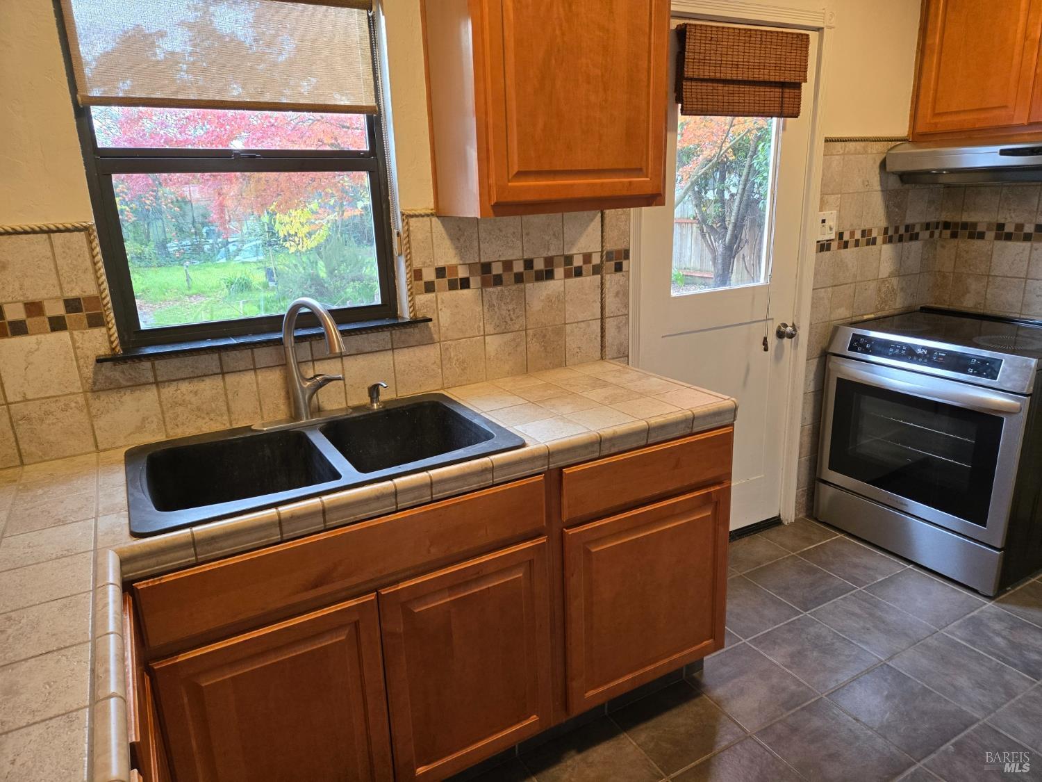 Detail Gallery Image 2 of 8 For 1521 Park Ave, Napa,  CA 94558 - 2 Beds | 1 Baths