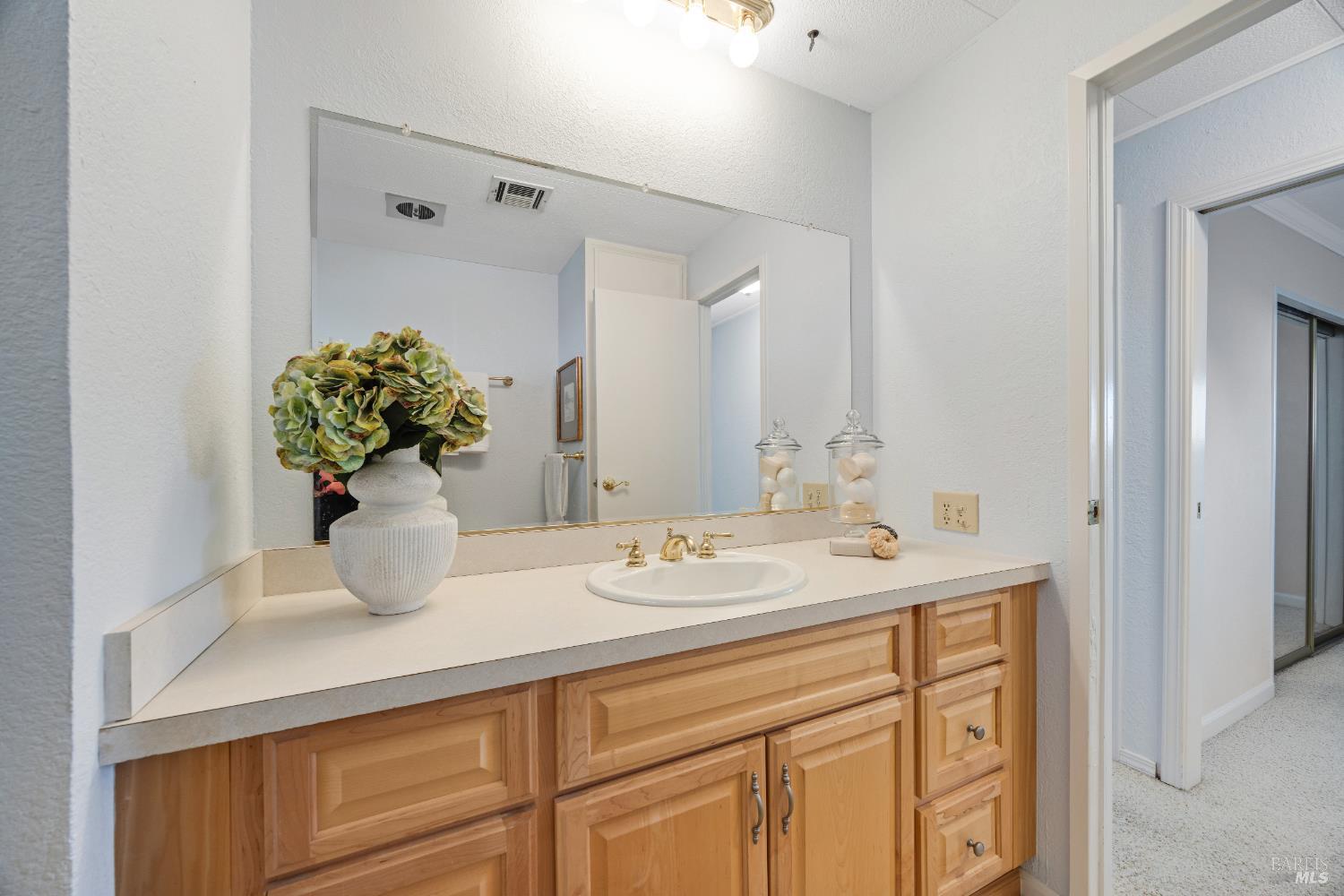 Detail Gallery Image 34 of 49 For 518 Vina Rose Dr, Petaluma,  CA 94954 - 2 Beds | 2 Baths