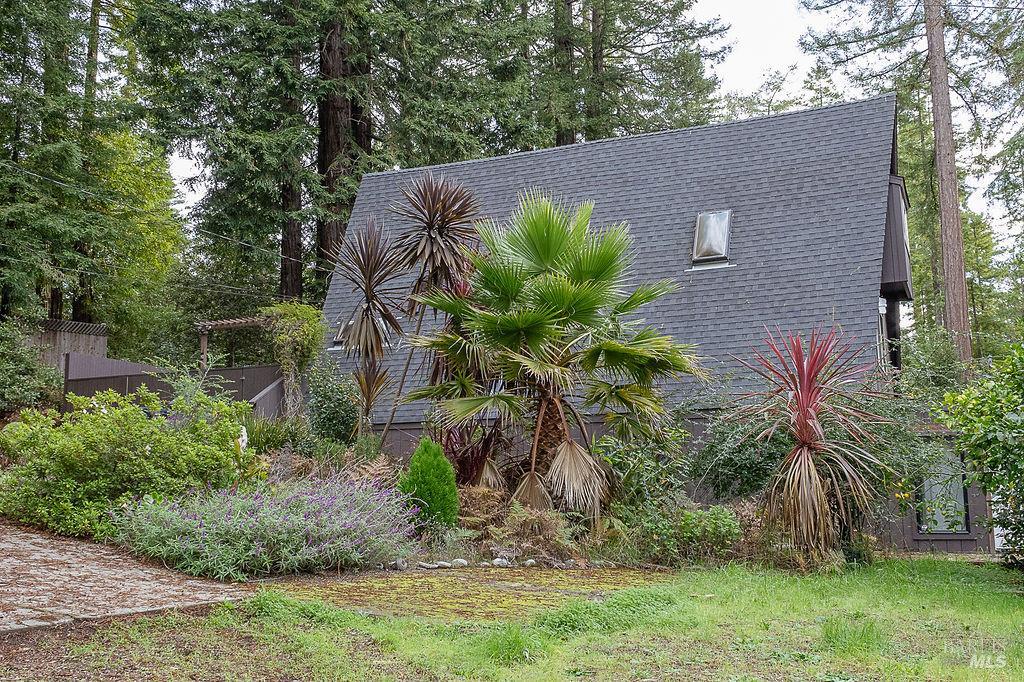 Detail Gallery Image 2 of 25 For 46151 Pacific Woods Rd, Gualala,  CA 95445 - 2 Beds | 1 Baths