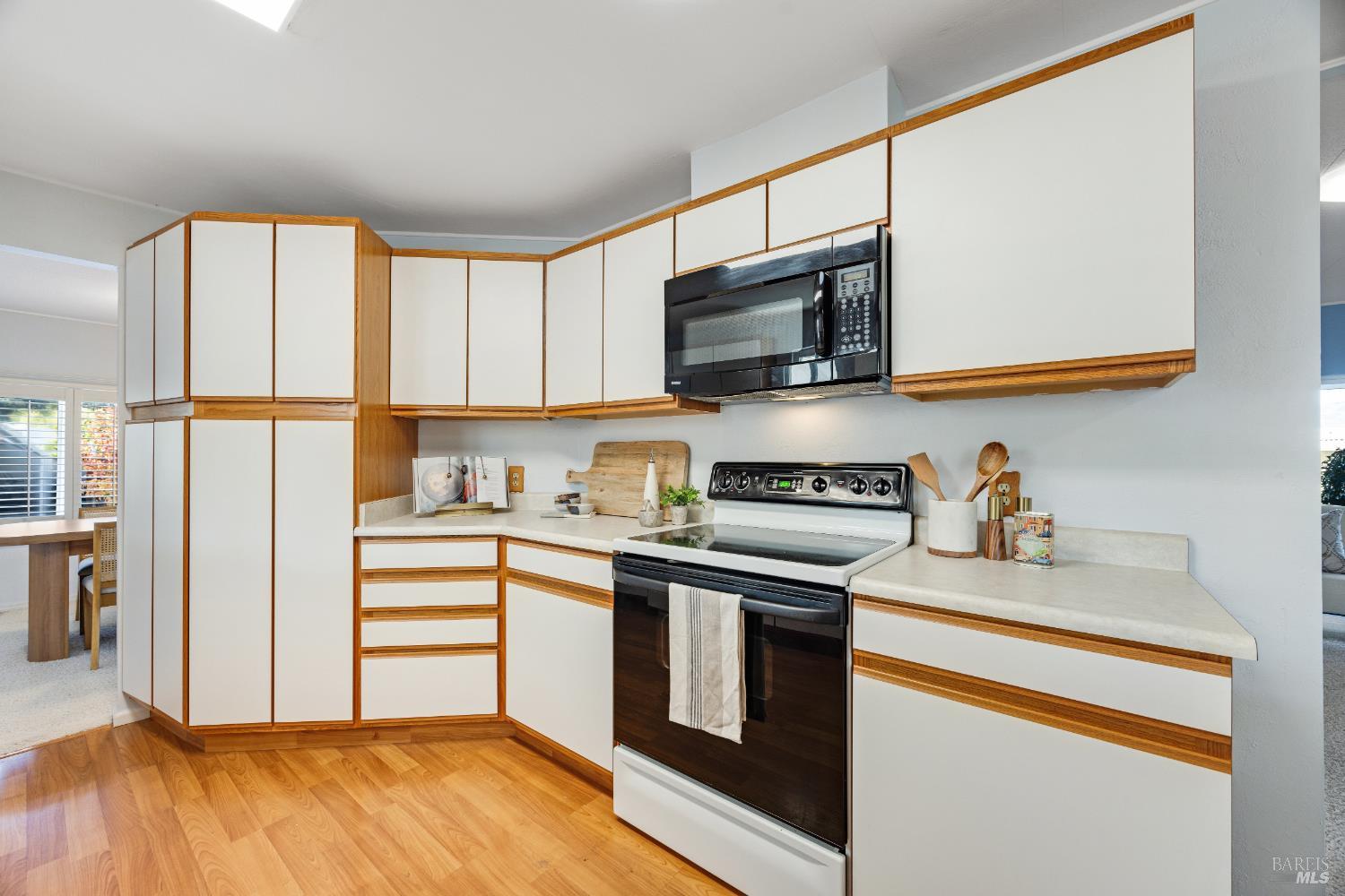 Detail Gallery Image 26 of 49 For 518 Vina Rose Dr, Petaluma,  CA 94954 - 2 Beds | 2 Baths