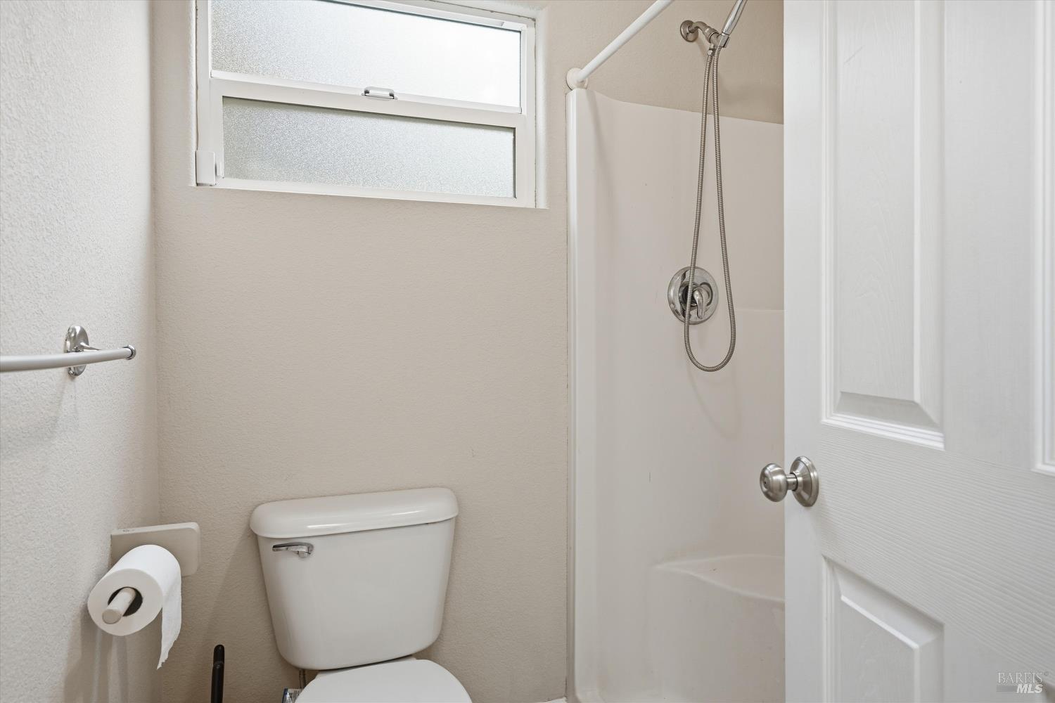 Detail Gallery Image 15 of 39 For 3532 Morningside Cir, Kelseyville,  CA 95451 - 4 Beds | 3 Baths