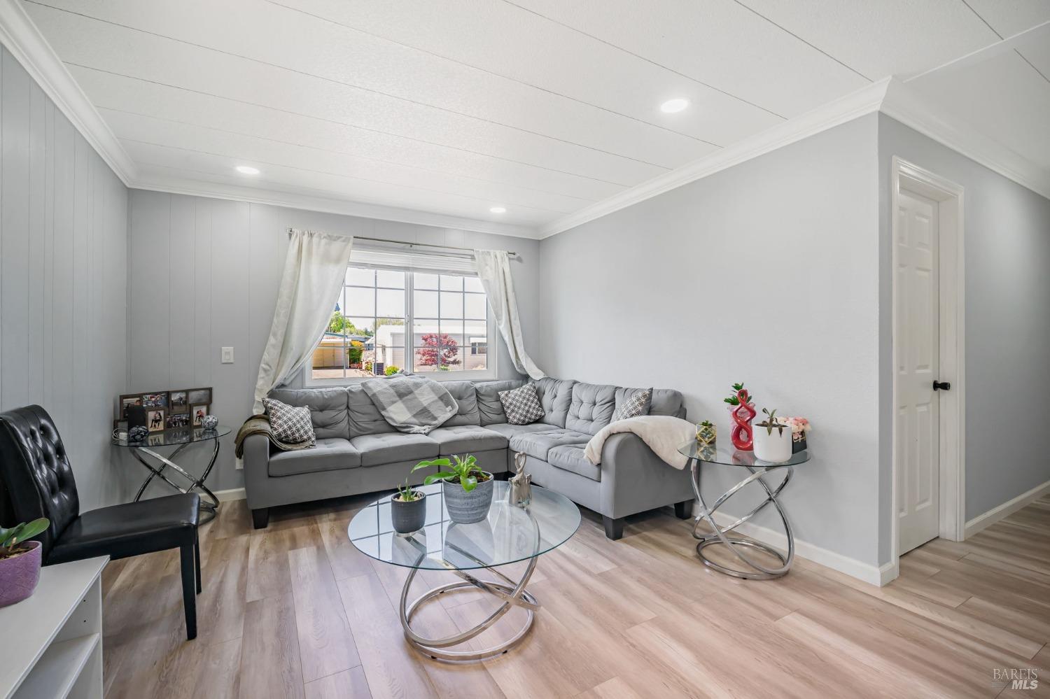 Detail Gallery Image 15 of 44 For 234 Arboleda Dr, Santa Rosa,  CA 95401 - 3 Beds | 2 Baths