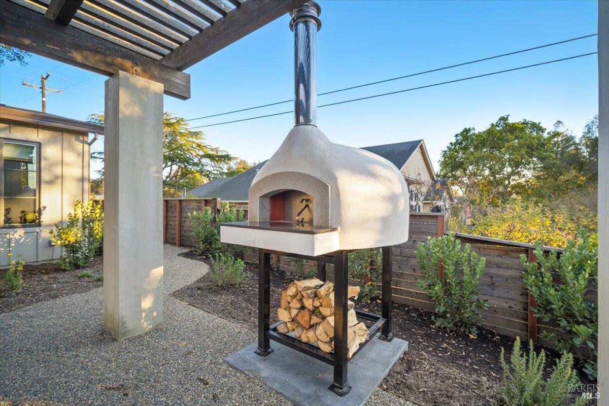 Detail Gallery Image 57 of 68 For 511 Hidden Acres Rd, Healdsburg,  CA 95448 - 3 Beds | 4 Baths