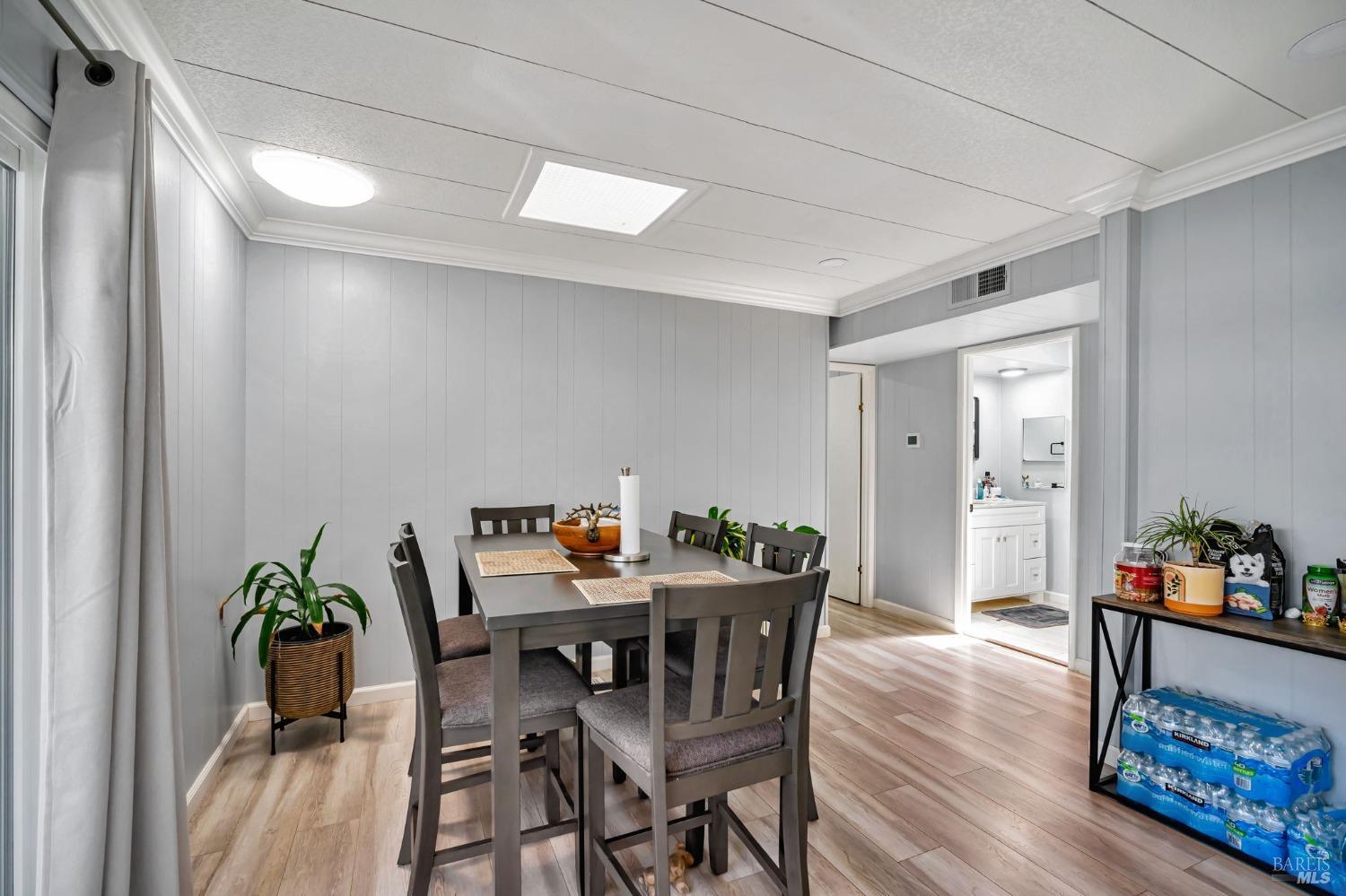 Detail Gallery Image 25 of 44 For 234 Arboleda Dr, Santa Rosa,  CA 95401 - 3 Beds | 2 Baths