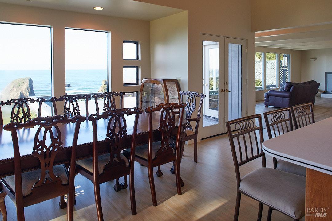 Detail Gallery Image 9 of 36 For 30200 N Hwy 1 Hwy, Fort Bragg,  CA 95437 - 2 Beds | 2 Baths