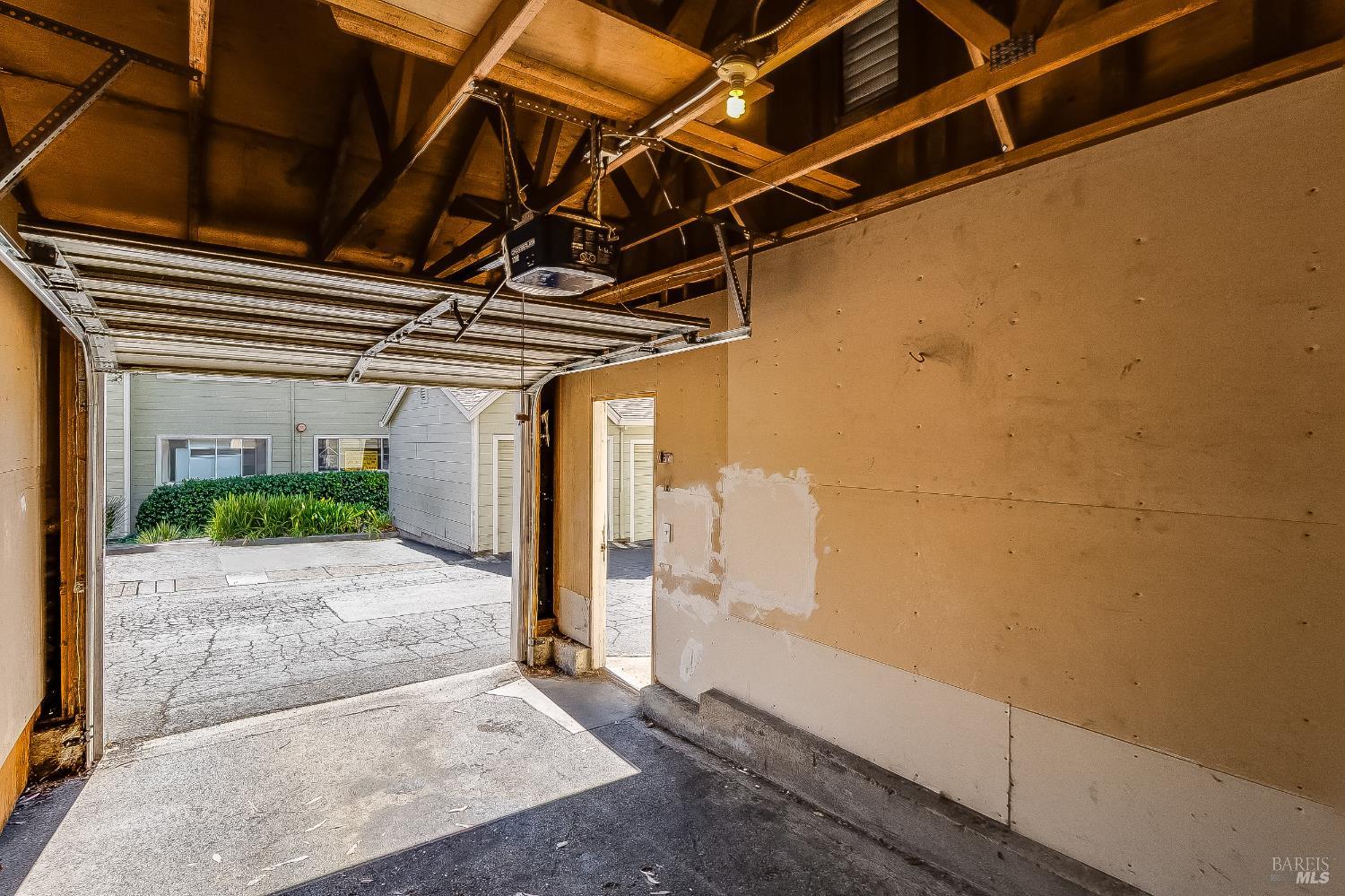 Detail Gallery Image 10 of 63 For 735 Buchanan St #221,  Benicia,  CA 94510 - 1 Beds | 1 Baths