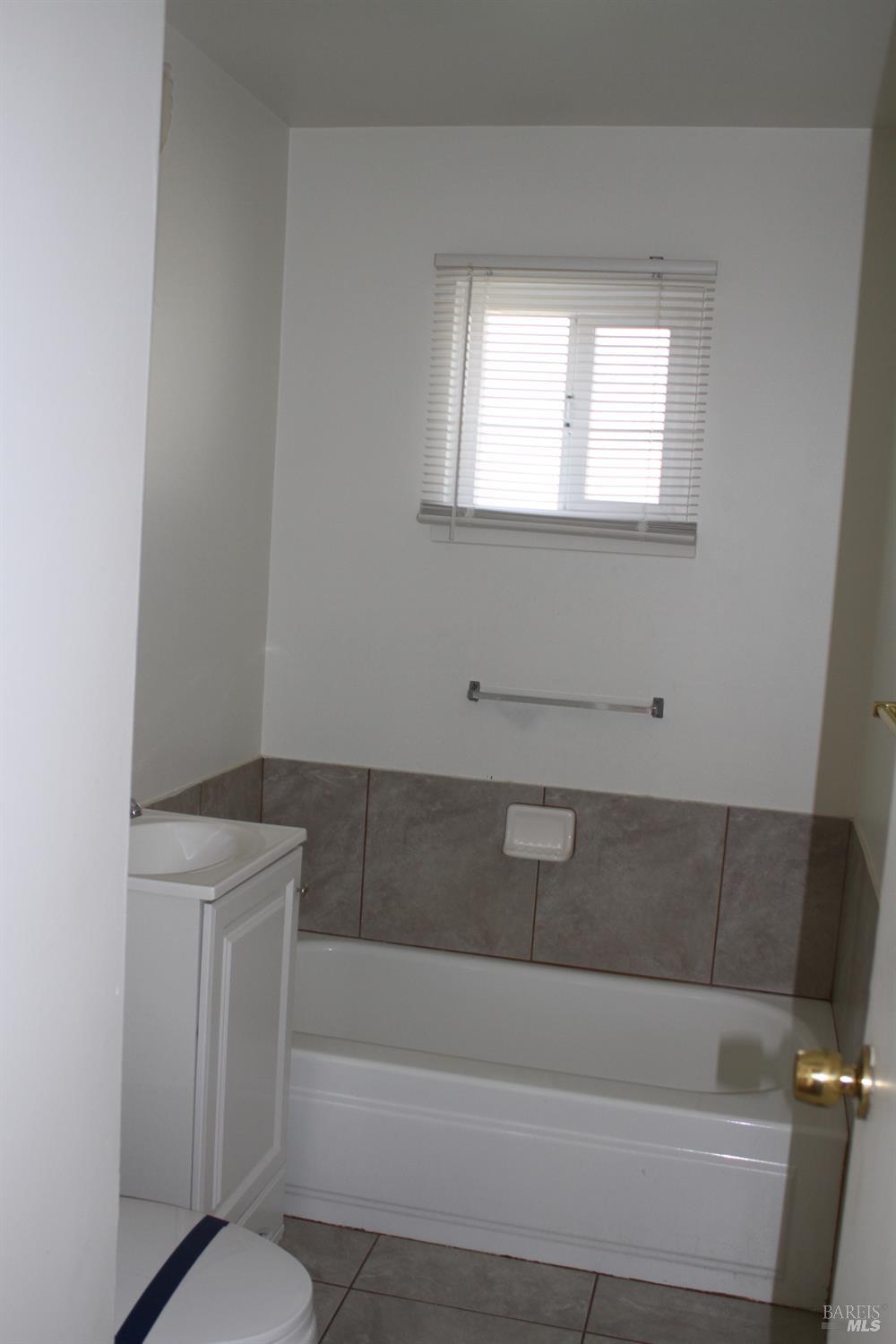 Detail Gallery Image 7 of 17 For 837 6th St, Vallejo,  CA 94590 - 3 Beds | 2 Baths