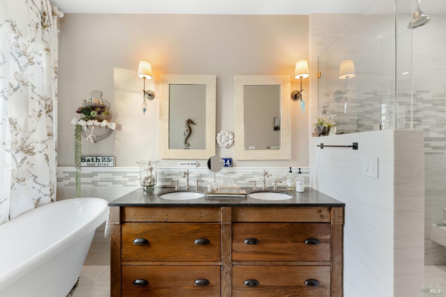 Detail Gallery Image 7 of 37 For 1343 Ash St, Napa,  CA 94559 - 6 Beds | 4/1 Baths