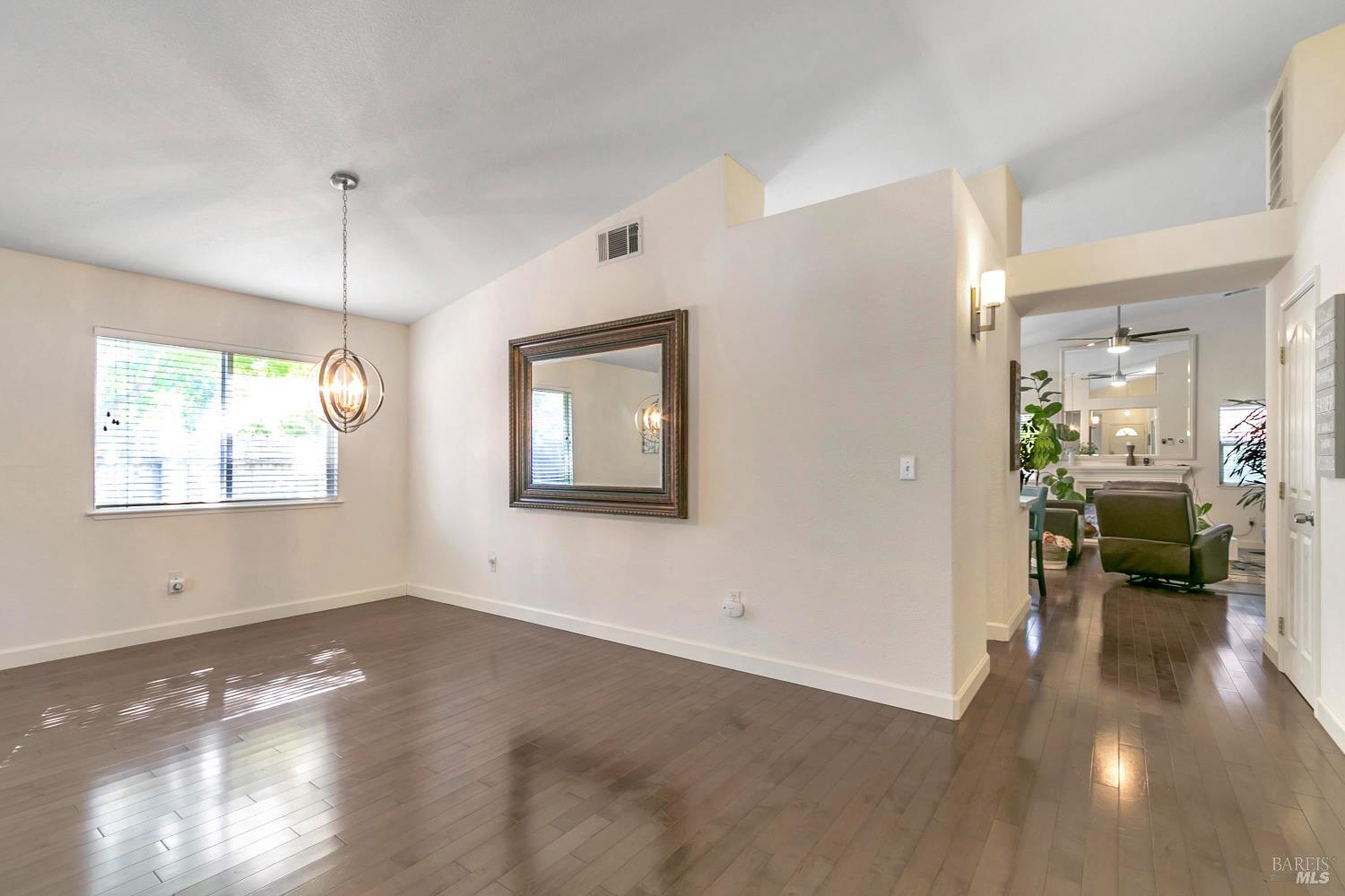 Detail Gallery Image 7 of 46 For 3257 Vista Del Lago Way, Fairfield,  CA 94533 - 4 Beds | 2 Baths