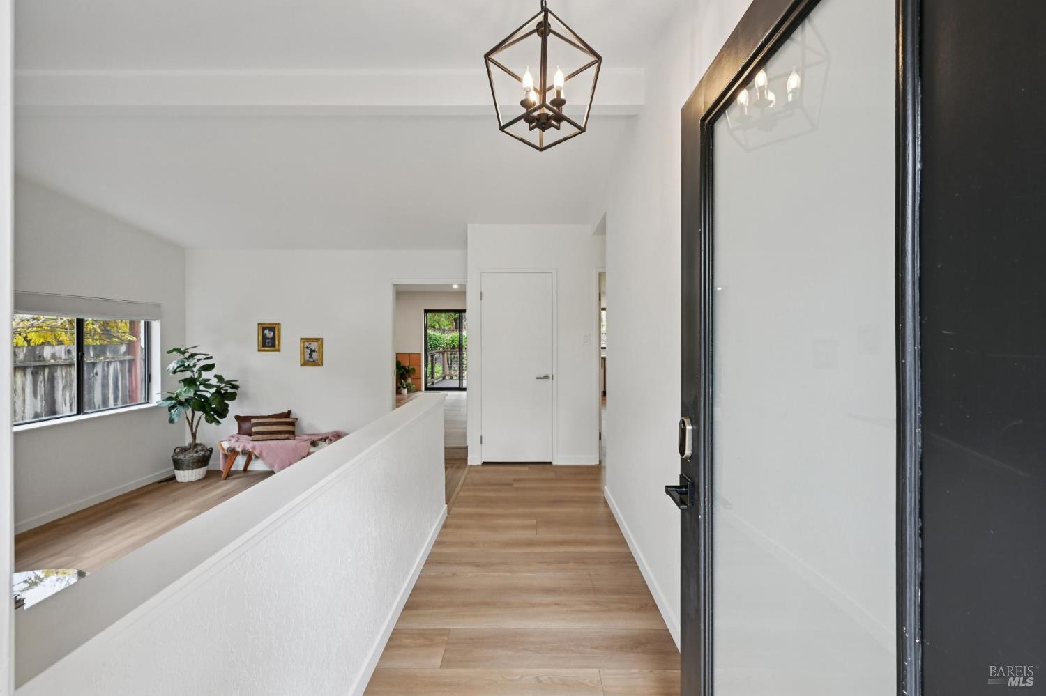 Detail Gallery Image 4 of 25 For 18787 Gillman Dr, Sonoma,  CA 95476 - 3 Beds | 2 Baths