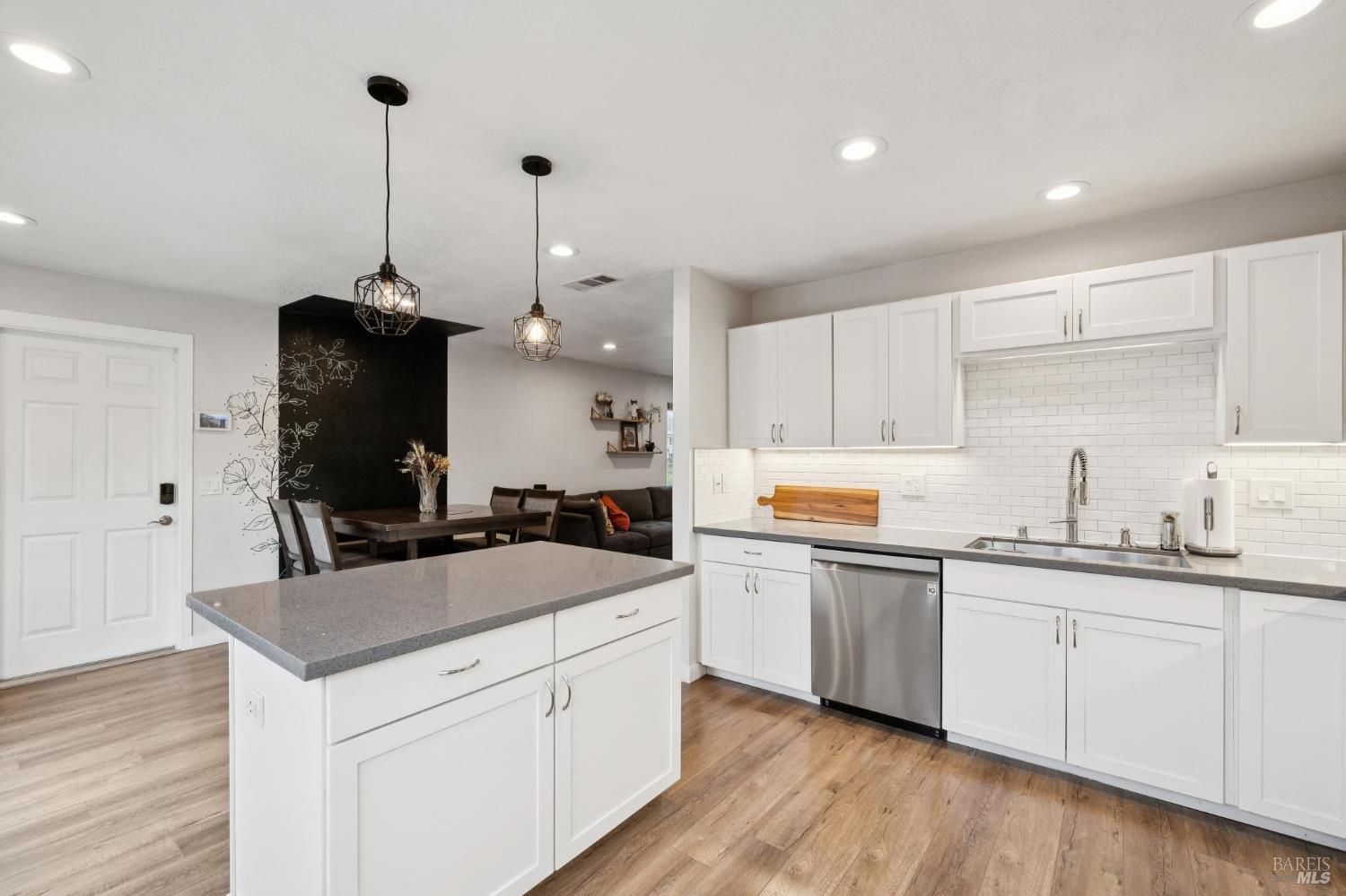 Detail Gallery Image 14 of 76 For 831 Heath Ct, Fairfield,  CA 94533 - 4 Beds | 2 Baths