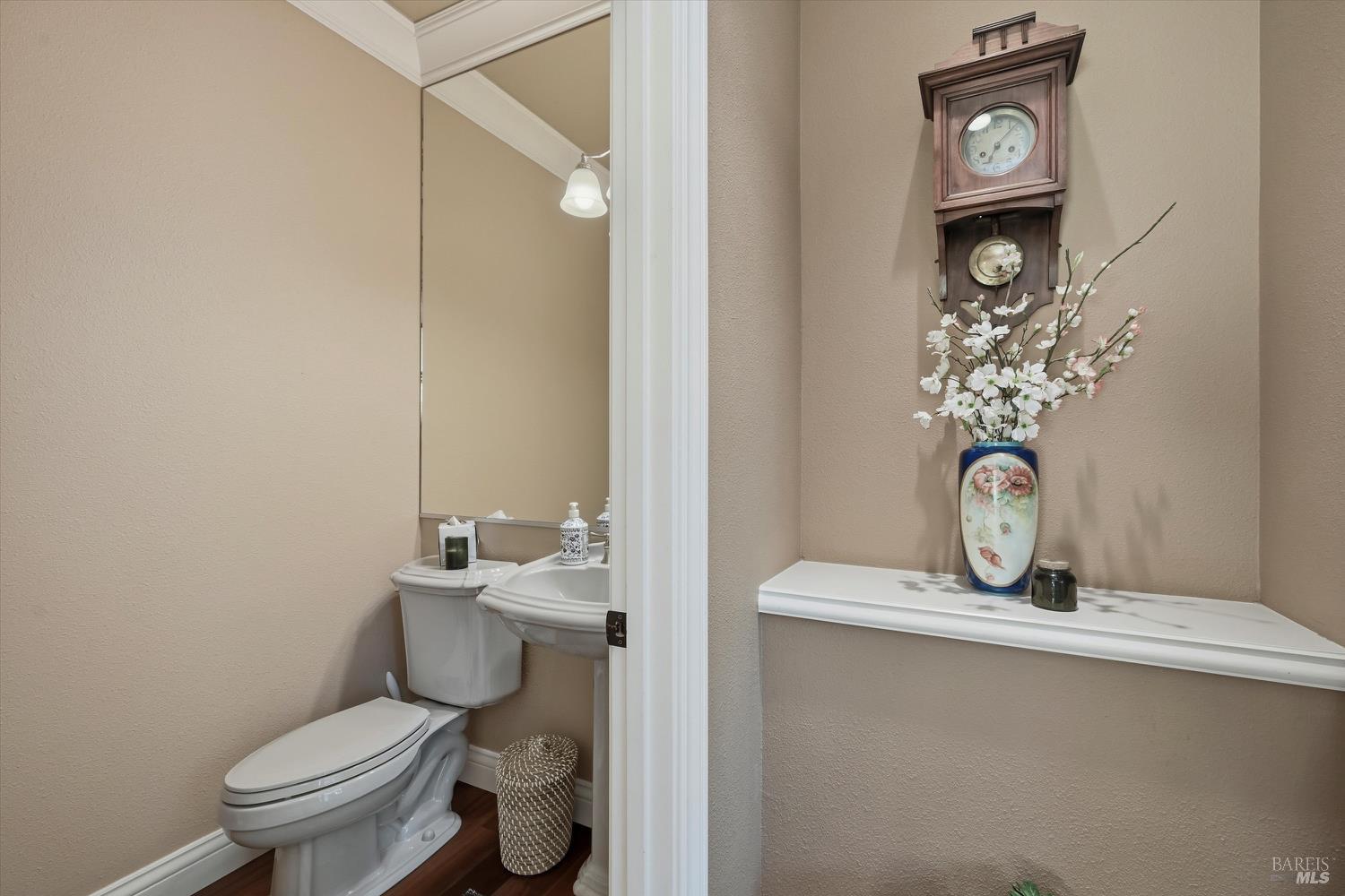 Detail Gallery Image 28 of 51 For 18750 Fernwood Rd, Hidden Valley Lake,  CA 95467 - 3 Beds | 3/1 Baths