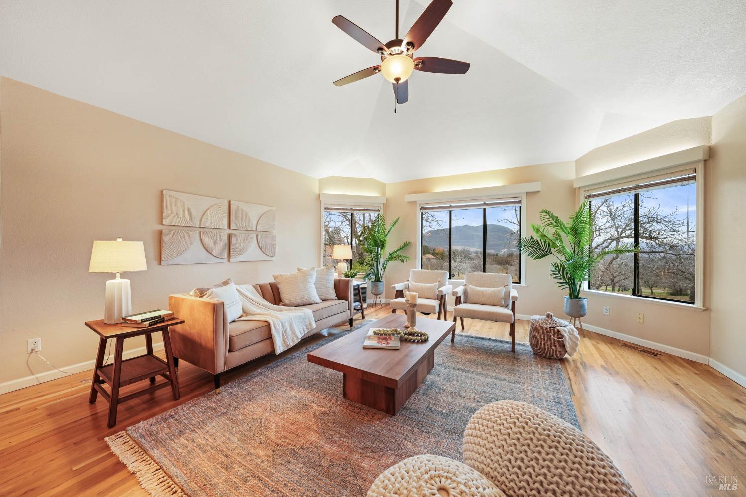 Detail Gallery Image 8 of 74 For 8700 Red Hills Rd, Kelseyville,  CA 95451 - 5 Beds | 3 Baths