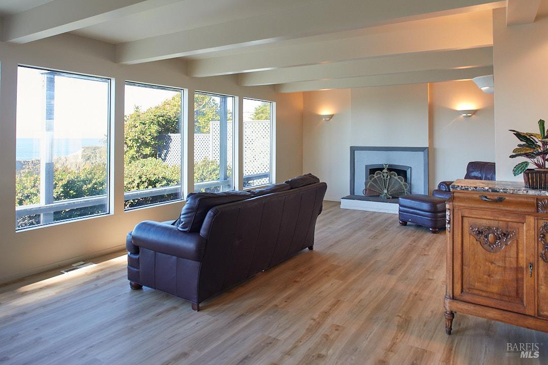 Detail Gallery Image 11 of 36 For 30200 N Hwy 1 Hwy, Fort Bragg,  CA 95437 - 2 Beds | 2 Baths