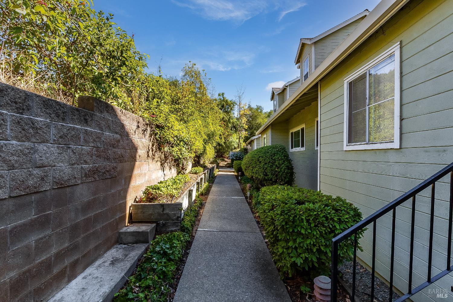 Detail Gallery Image 13 of 63 For 735 Buchanan St #221,  Benicia,  CA 94510 - 1 Beds | 1 Baths
