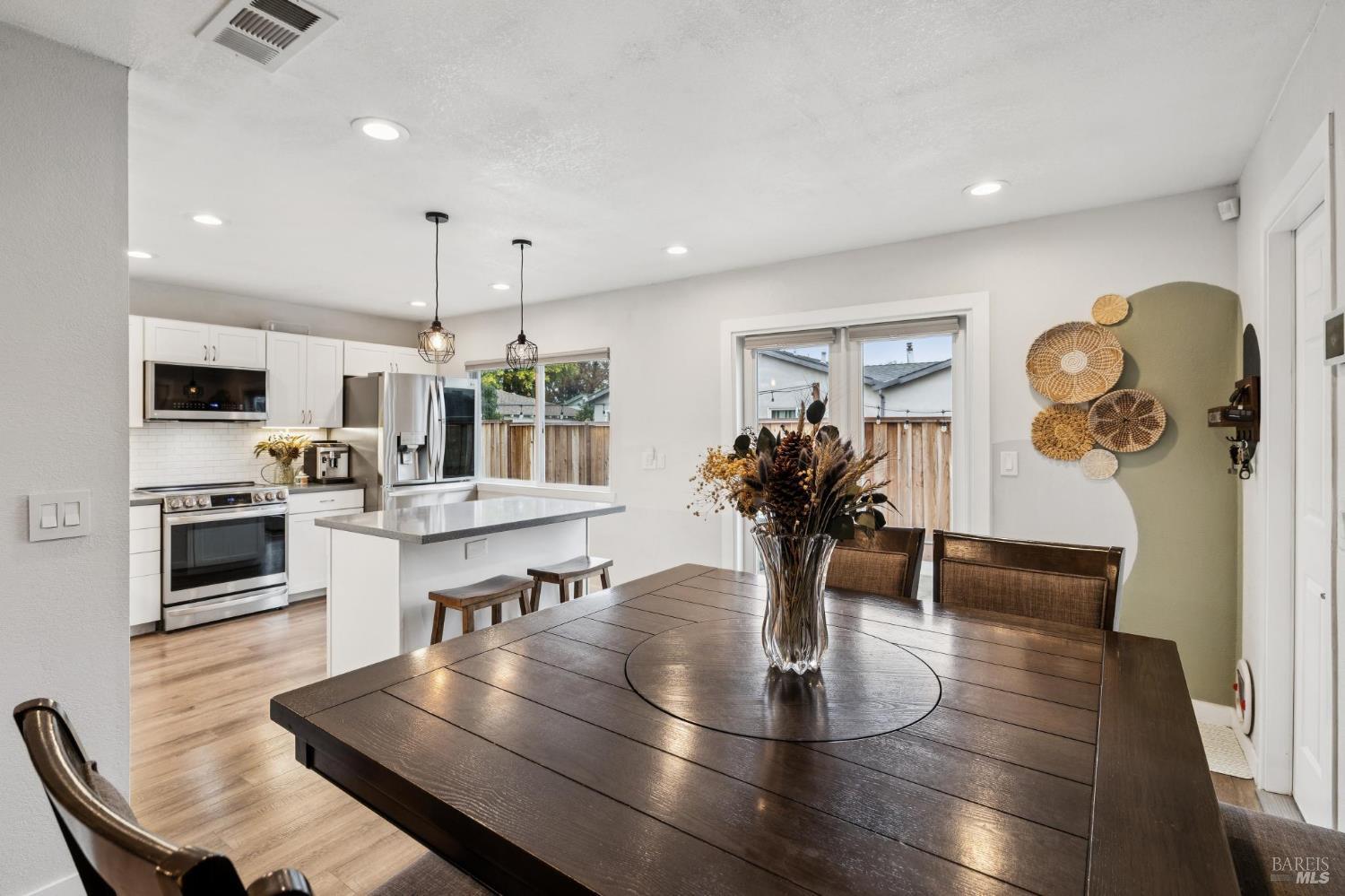 Detail Gallery Image 7 of 76 For 831 Heath Ct, Fairfield,  CA 94533 - 4 Beds | 2 Baths