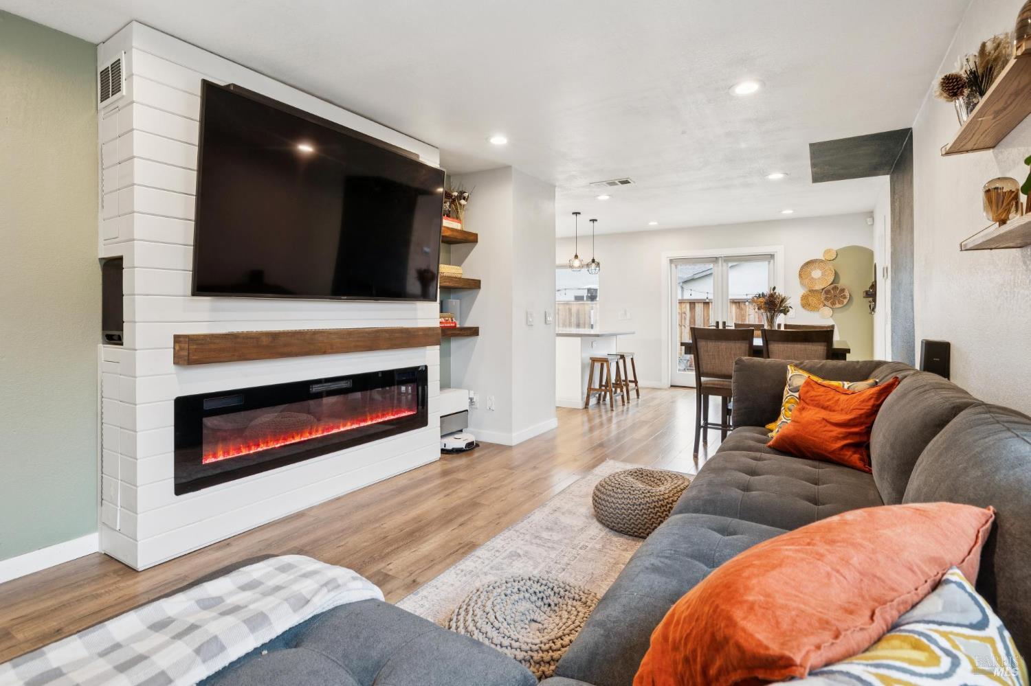 Detail Gallery Image 4 of 76 For 831 Heath Ct, Fairfield,  CA 94533 - 4 Beds | 2 Baths