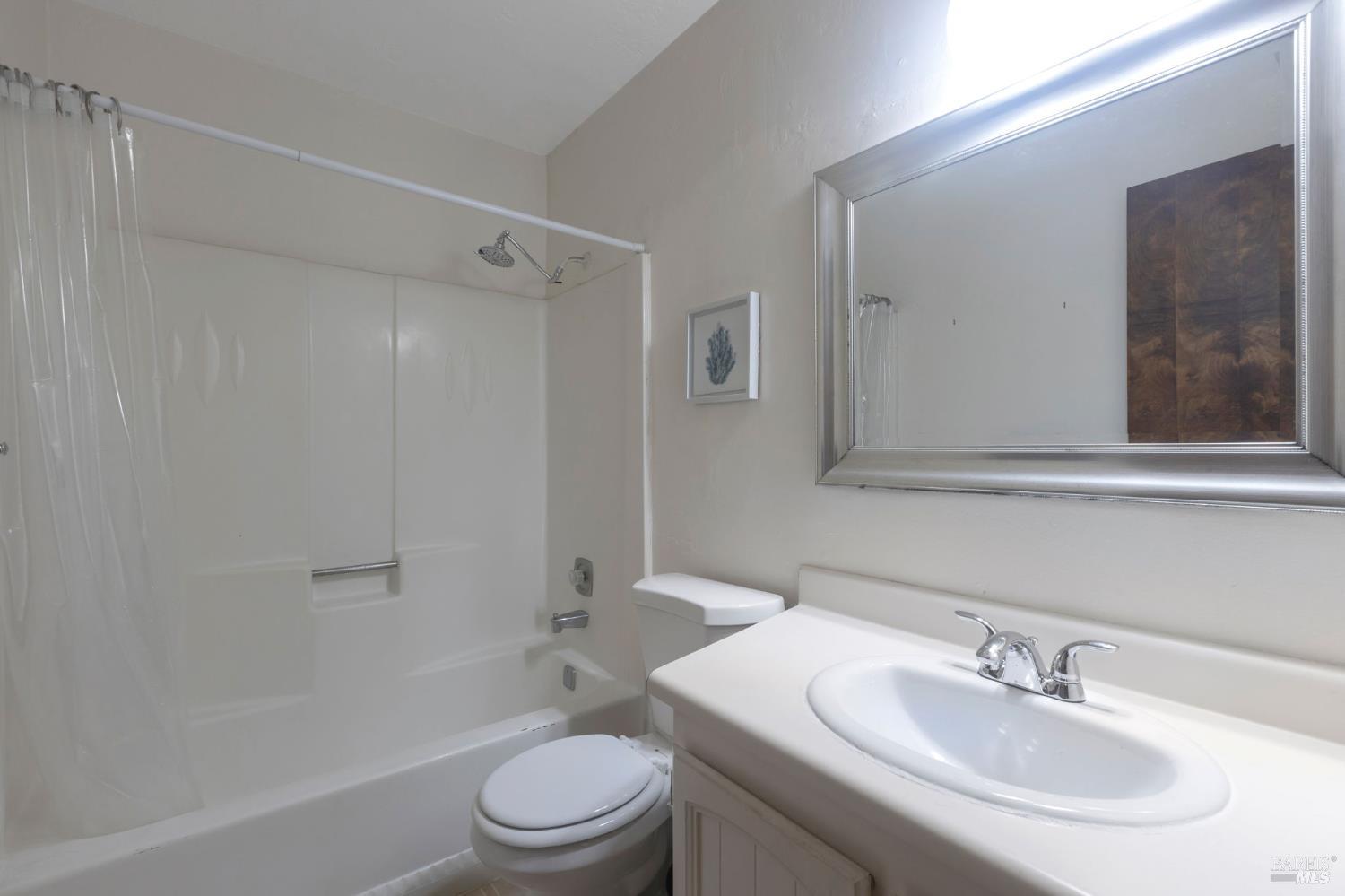 Detail Gallery Image 12 of 20 For 1432 Elm Dr, Novato,  CA 94945 - 3 Beds | 2 Baths