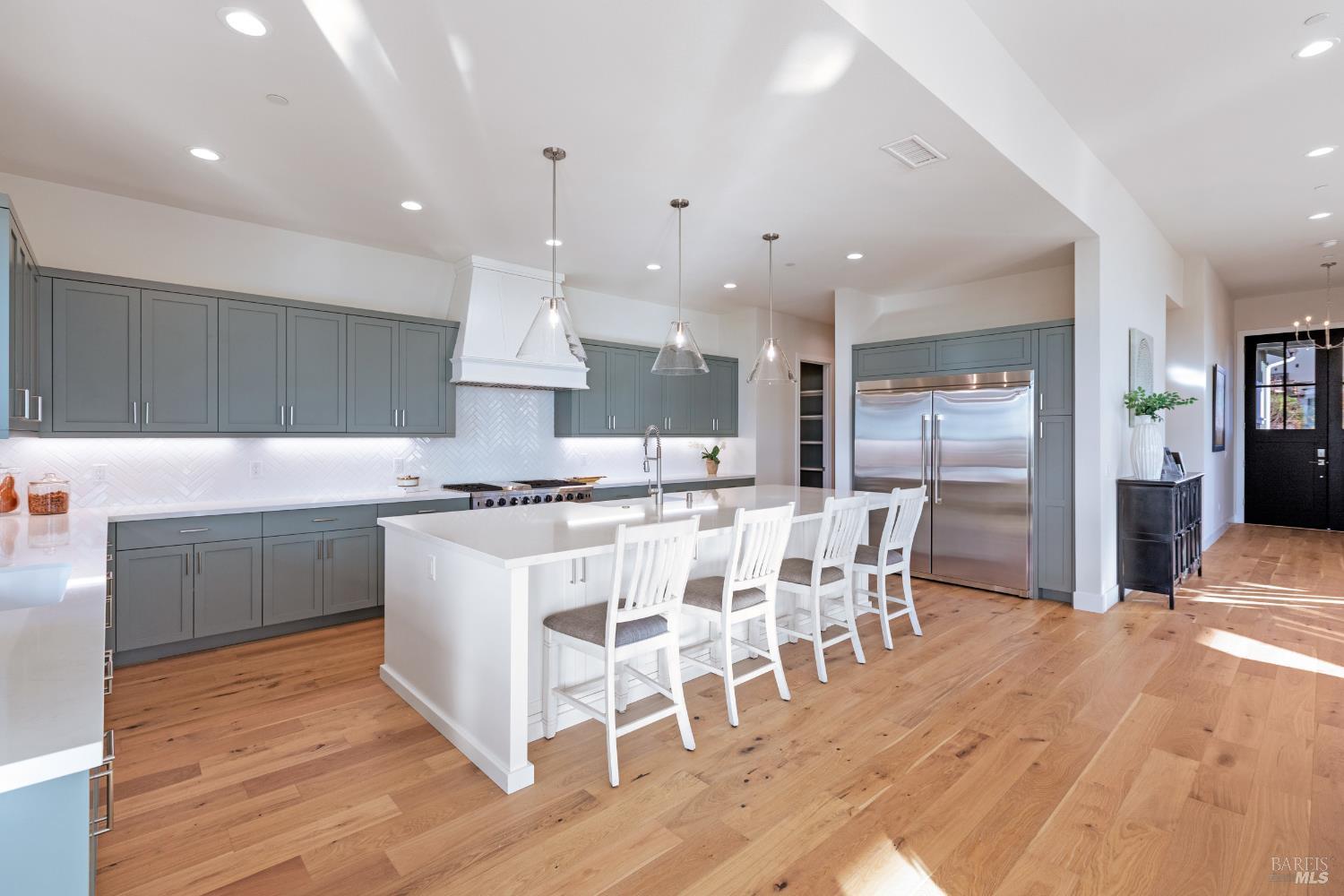 Detail Gallery Image 23 of 54 For 3945 Parker Hill Rd, Santa Rosa,  CA 95404 - 4 Beds | 4/1 Baths