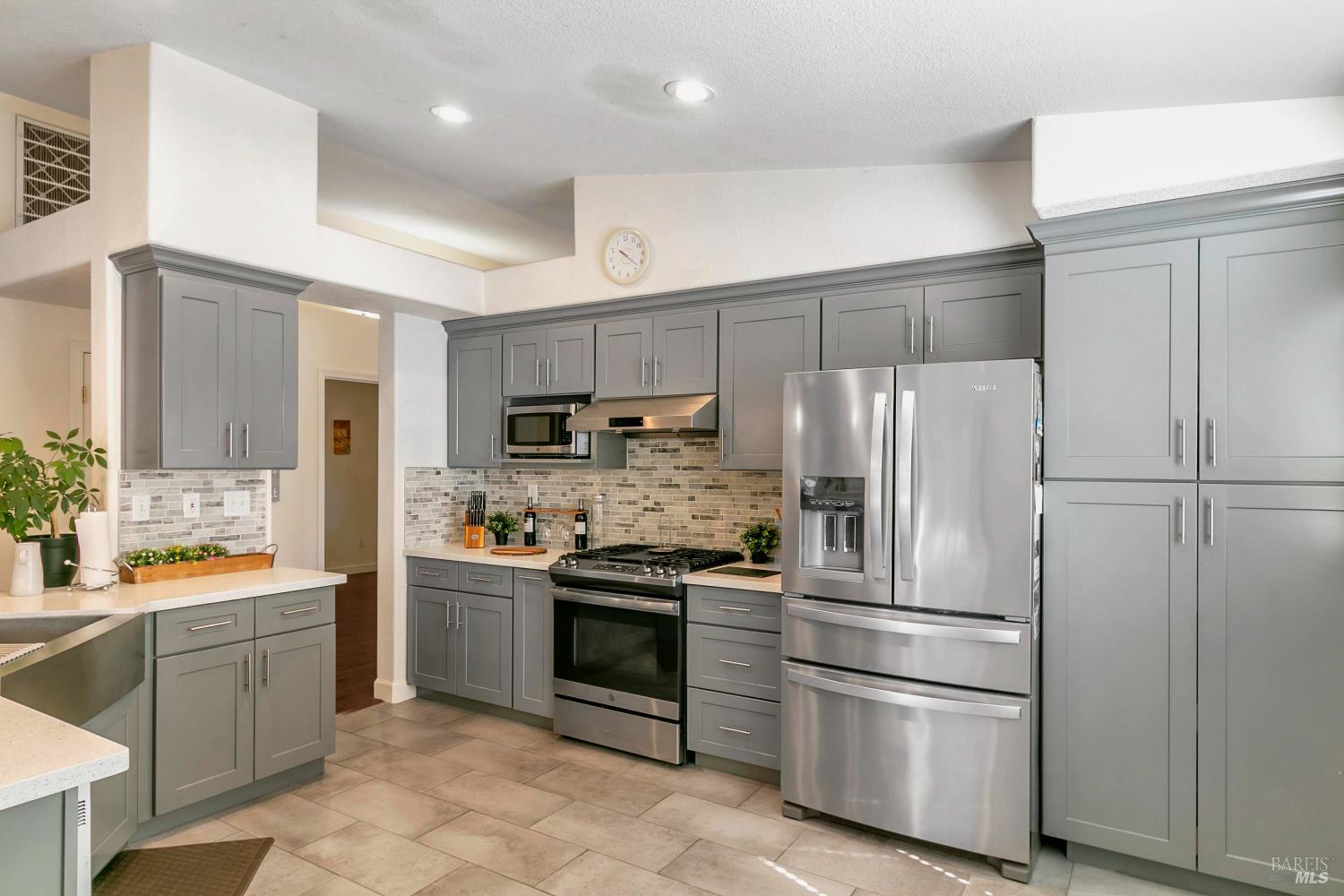 Detail Gallery Image 15 of 46 For 3257 Vista Del Lago Way, Fairfield,  CA 94533 - 4 Beds | 2 Baths