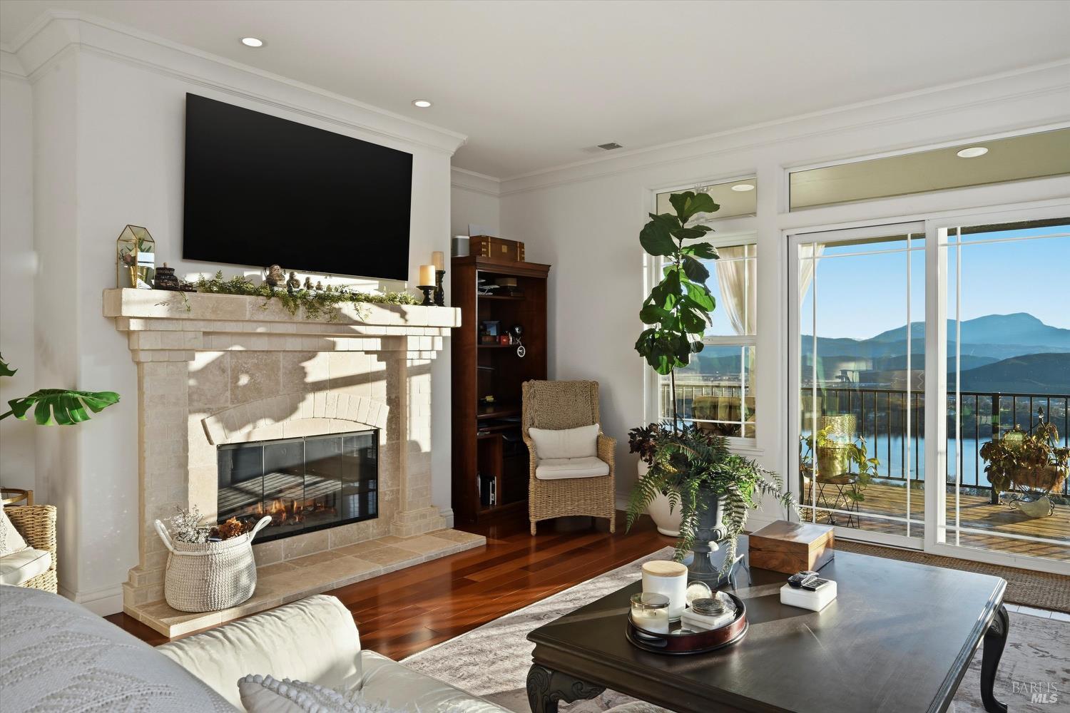 Detail Gallery Image 13 of 51 For 18750 Fernwood Rd, Hidden Valley Lake,  CA 95467 - 3 Beds | 3/1 Baths