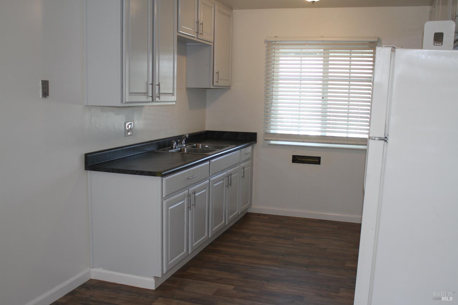 Detail Gallery Image 4 of 17 For 837 6th St, Vallejo,  CA 94590 - 3 Beds | 2 Baths