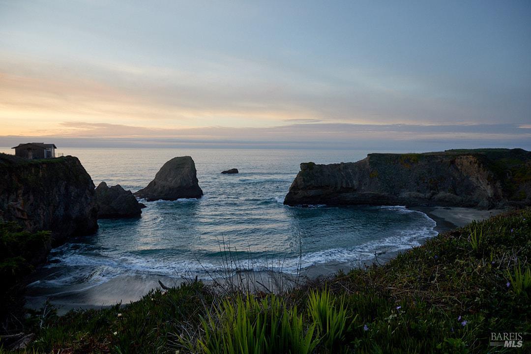 Detail Gallery Image 3 of 36 For 30200 N Hwy 1 Hwy, Fort Bragg,  CA 95437 - 2 Beds | 2 Baths