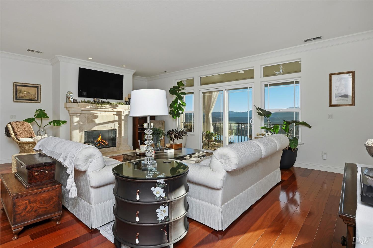 Detail Gallery Image 11 of 51 For 18750 Fernwood Rd, Hidden Valley Lake,  CA 95467 - 3 Beds | 3/1 Baths