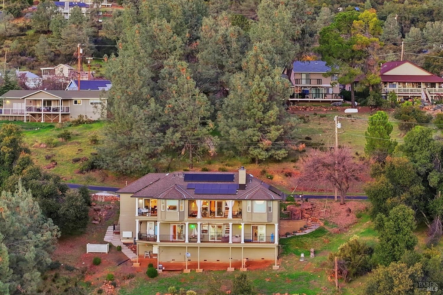 Detail Gallery Image 3 of 51 For 18750 Fernwood Rd, Hidden Valley Lake,  CA 95467 - 3 Beds | 3/1 Baths