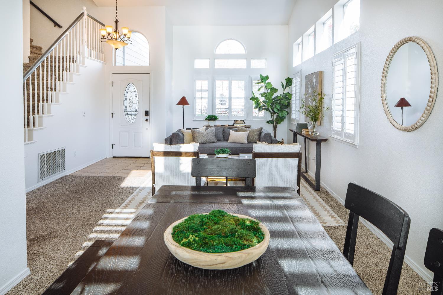 Detail Gallery Image 9 of 68 For 810 Wine Ct, Petaluma,  CA 94954 - 5 Beds | 3 Baths