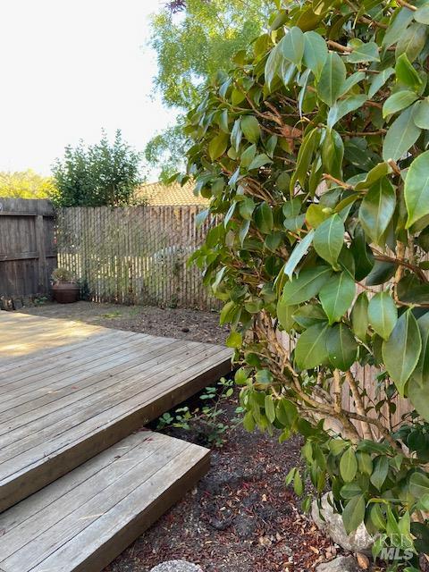 Detail Gallery Image 8 of 25 For 1565 Parkway Dr, Rohnert Park,  CA 94928 - 3 Beds | 1/1 Baths