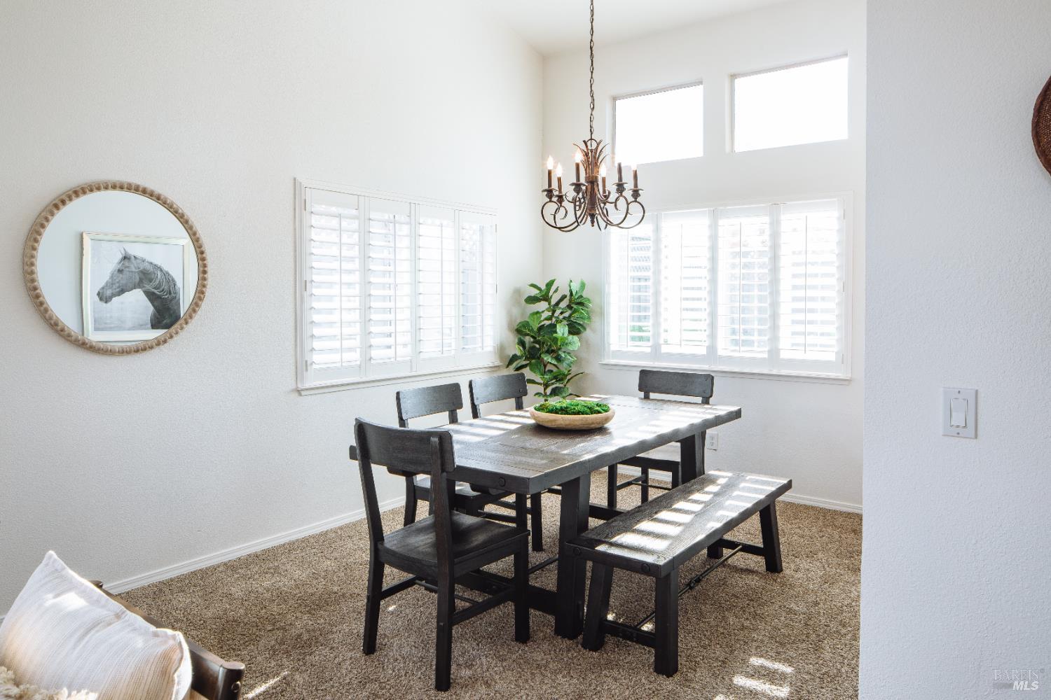 Detail Gallery Image 10 of 68 For 810 Wine Ct, Petaluma,  CA 94954 - 5 Beds | 3 Baths