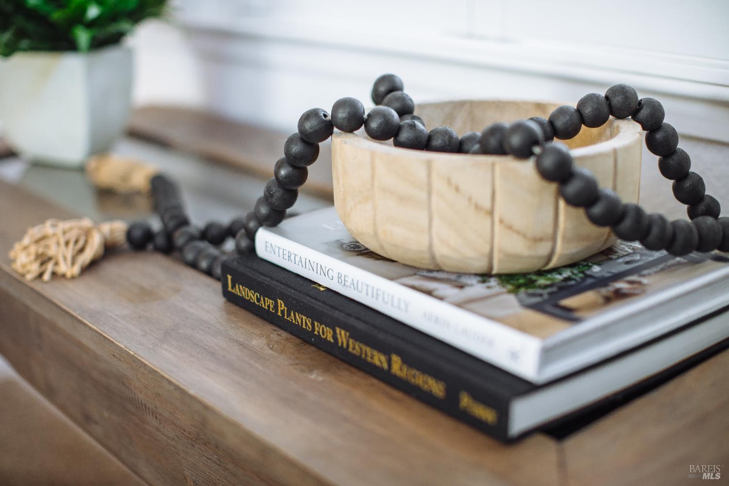 Detail Gallery Image 6 of 68 For 810 Wine Ct, Petaluma,  CA 94954 - 5 Beds | 3 Baths