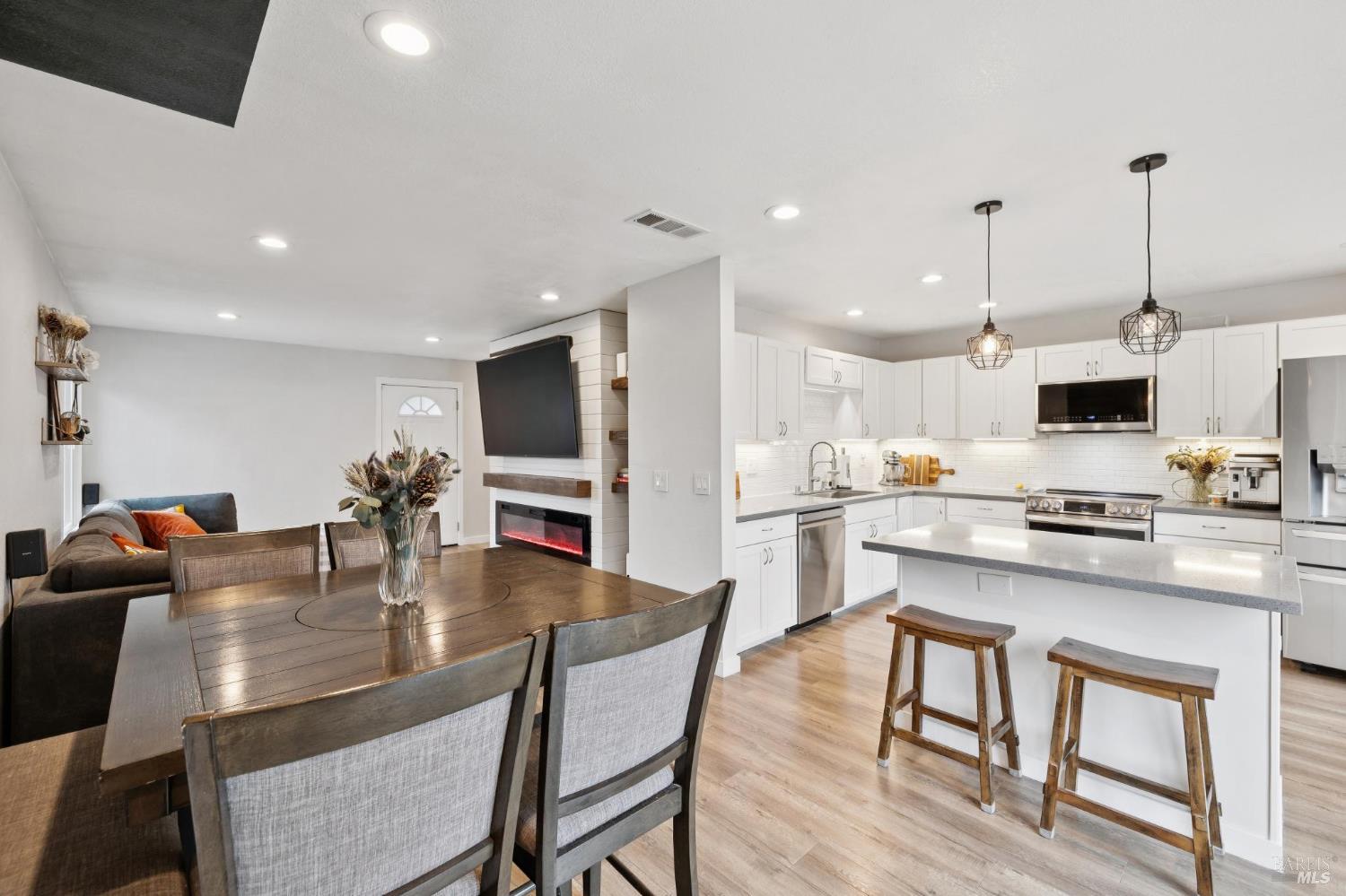 Detail Gallery Image 10 of 76 For 831 Heath Ct, Fairfield,  CA 94533 - 4 Beds | 2 Baths