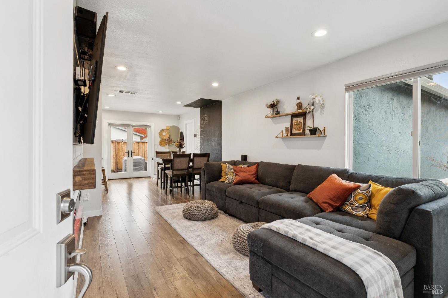 Detail Gallery Image 2 of 76 For 831 Heath Ct, Fairfield,  CA 94533 - 4 Beds | 2 Baths