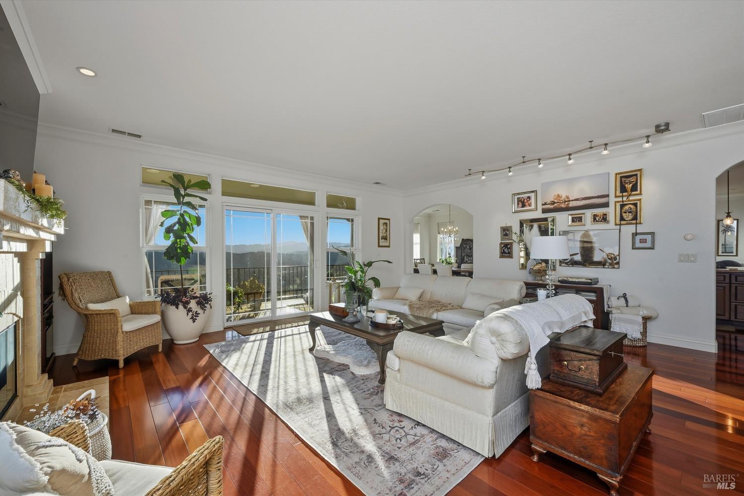 Detail Gallery Image 10 of 51 For 18750 Fernwood Rd, Hidden Valley Lake,  CA 95467 - 3 Beds | 3/1 Baths