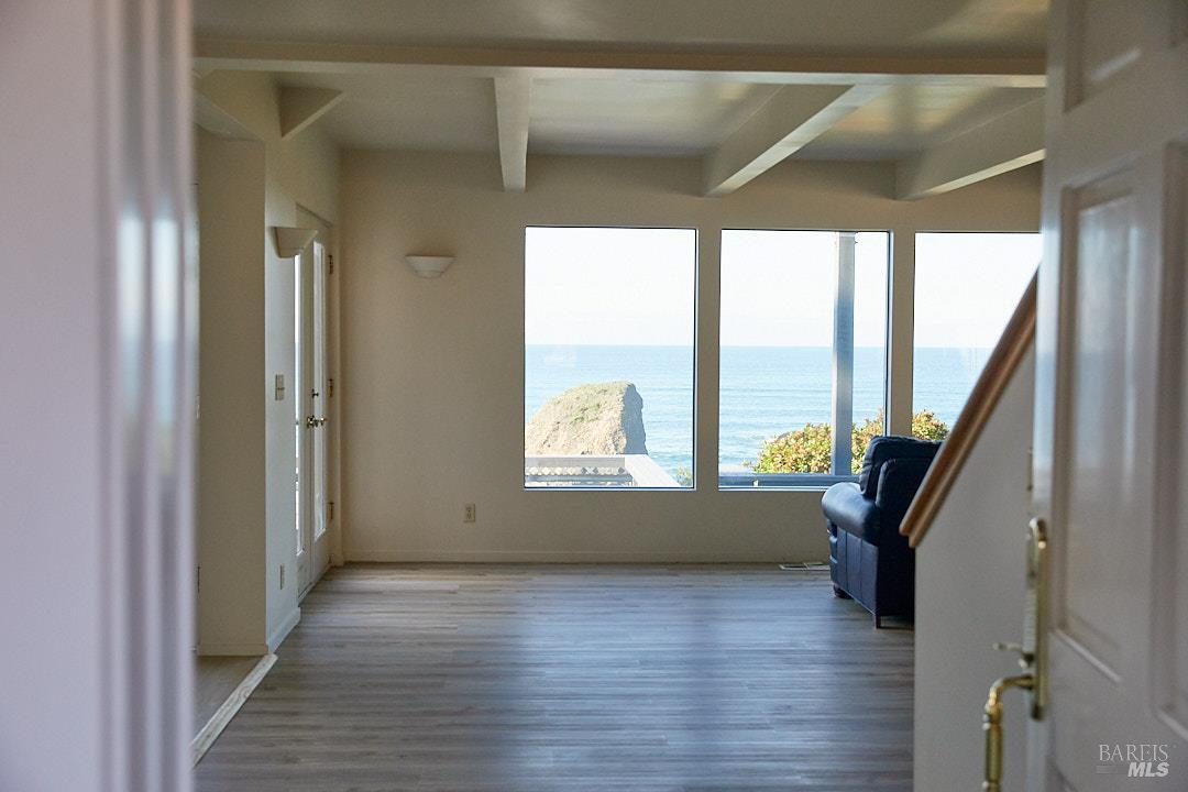 Detail Gallery Image 4 of 36 For 30200 N Hwy 1 Hwy, Fort Bragg,  CA 95437 - 2 Beds | 2 Baths