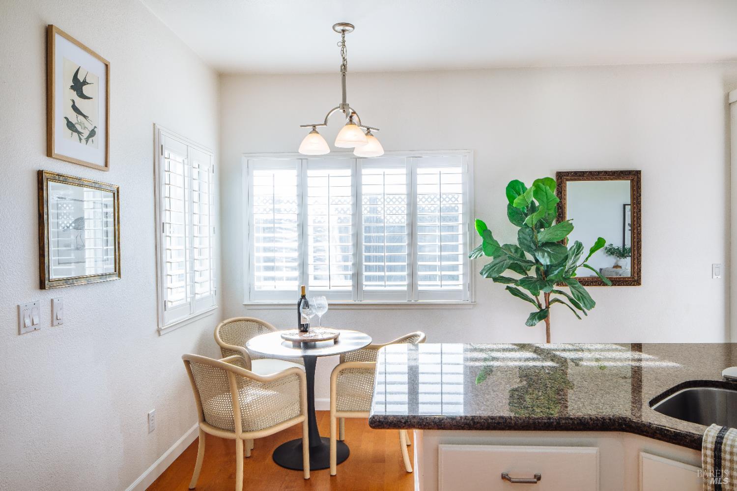 Detail Gallery Image 20 of 68 For 810 Wine Ct, Petaluma,  CA 94954 - 5 Beds | 3 Baths