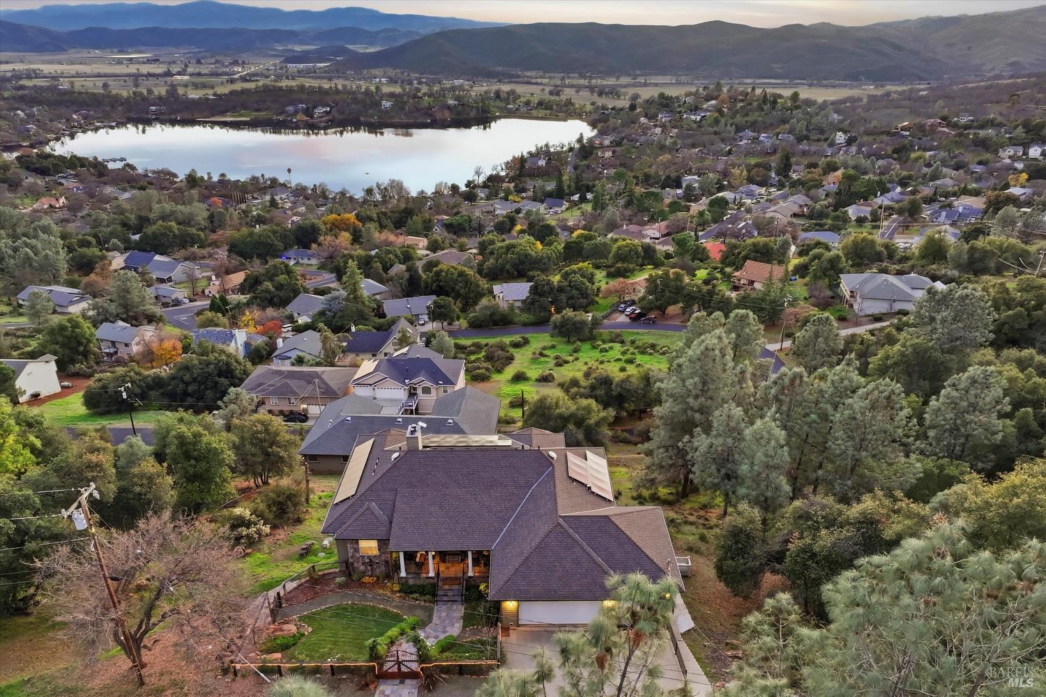 Detail Gallery Image 2 of 51 For 18750 Fernwood Rd, Hidden Valley Lake,  CA 95467 - 3 Beds | 3/1 Baths