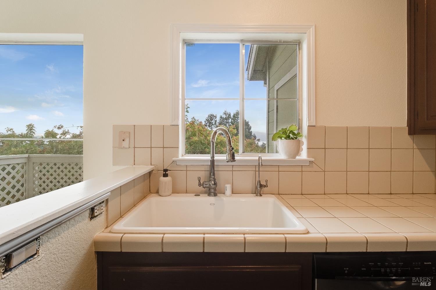 Detail Gallery Image 28 of 63 For 735 Buchanan St #221,  Benicia,  CA 94510 - 1 Beds | 1 Baths