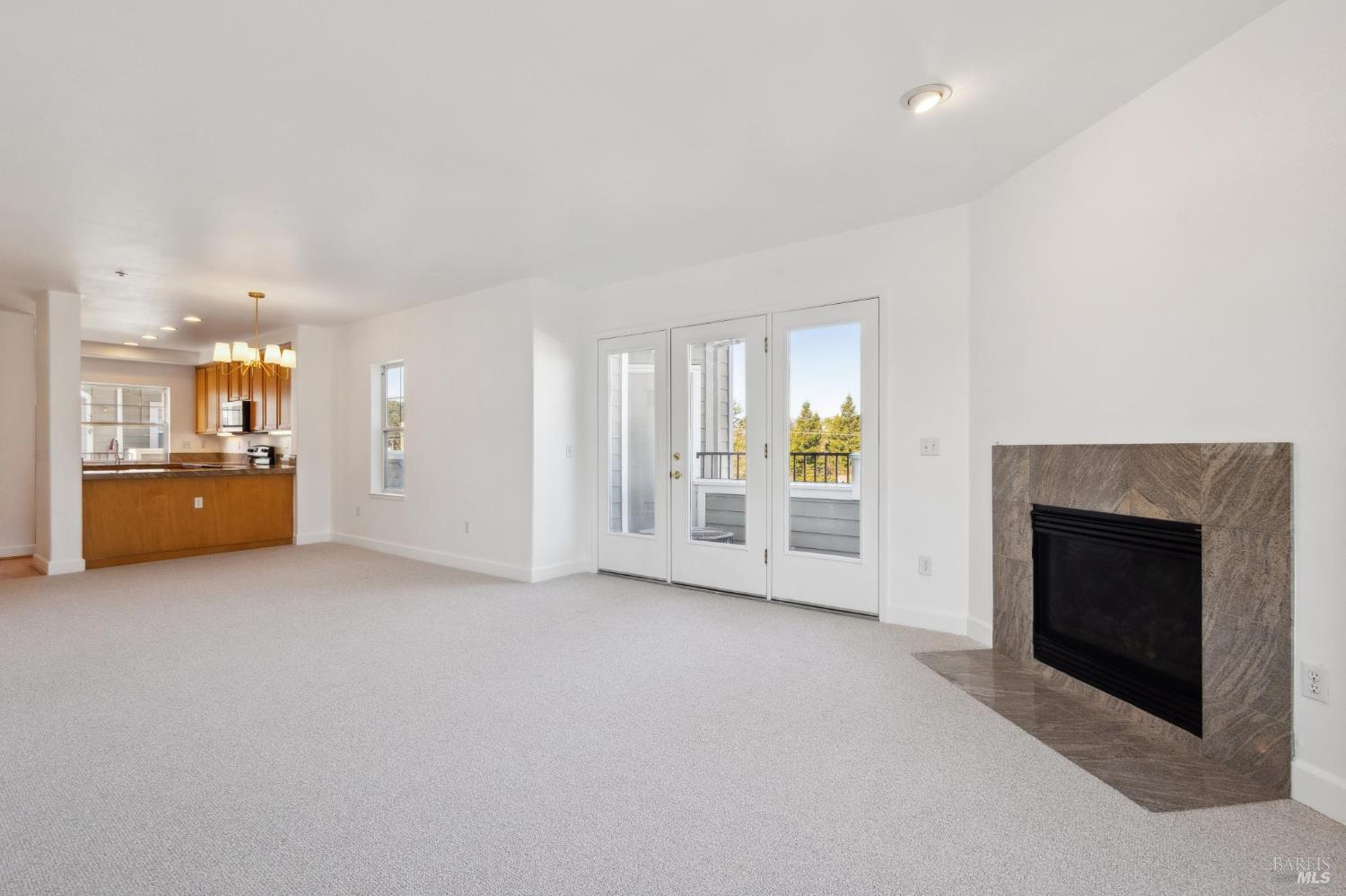 Detail Gallery Image 5 of 29 For 852 Diablo Ave #304,  Novato,  CA 94947 - 2 Beds | 2 Baths