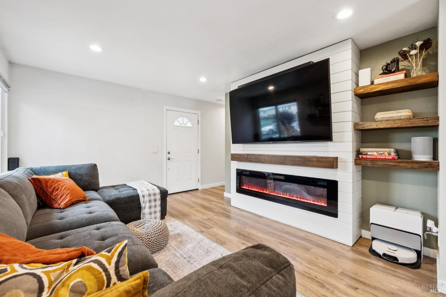 Detail Gallery Image 6 of 76 For 831 Heath Ct, Fairfield,  CA 94533 - 4 Beds | 2 Baths