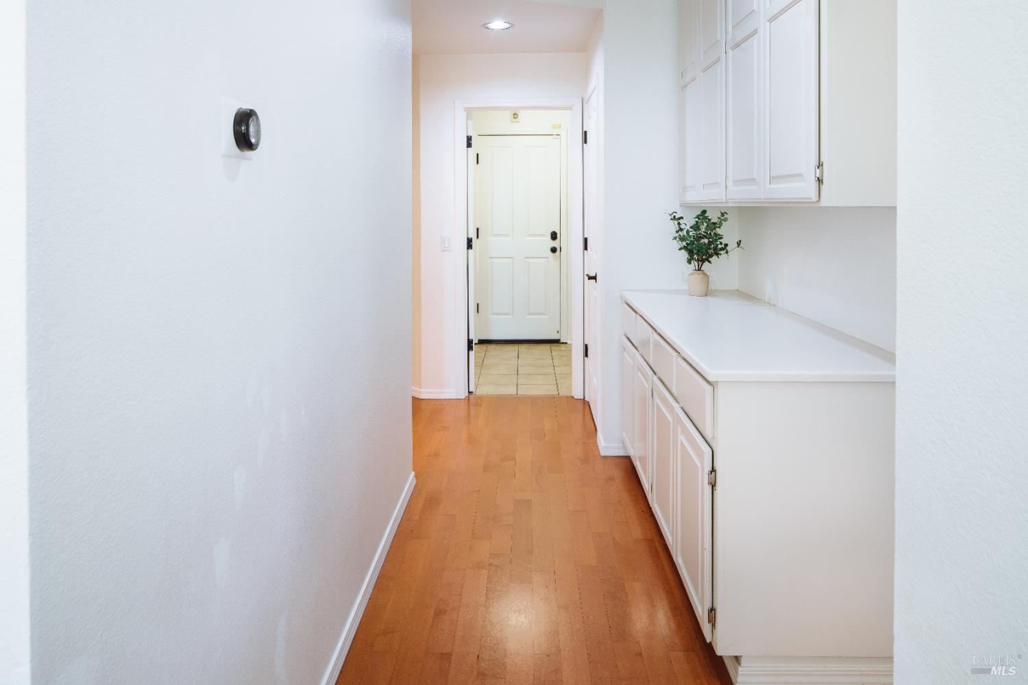 Detail Gallery Image 27 of 68 For 810 Wine Ct, Petaluma,  CA 94954 - 5 Beds | 3 Baths