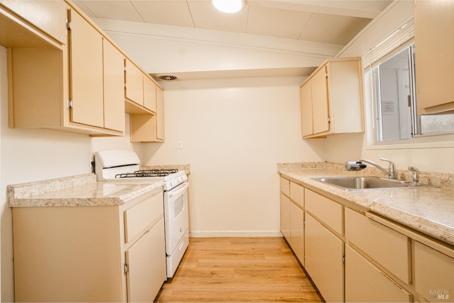 Detail Gallery Image 11 of 32 For 1318 Cleveland St, Fairfield,  CA 94533 - 3 Beds | 2 Baths