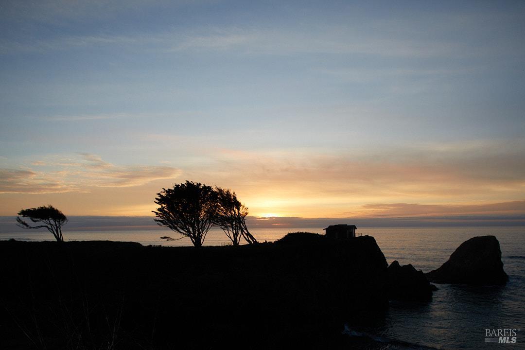 Detail Gallery Image 26 of 36 For 30200 N Hwy 1 Hwy, Fort Bragg,  CA 95437 - 2 Beds | 2 Baths