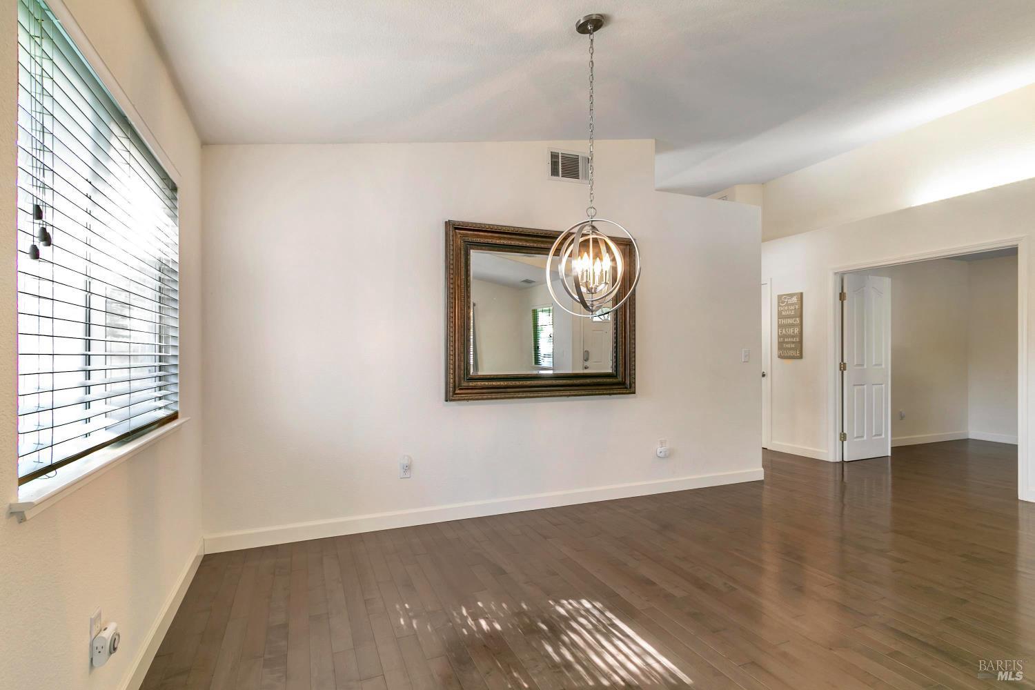 Detail Gallery Image 11 of 46 For 3257 Vista Del Lago Way, Fairfield,  CA 94533 - 4 Beds | 2 Baths