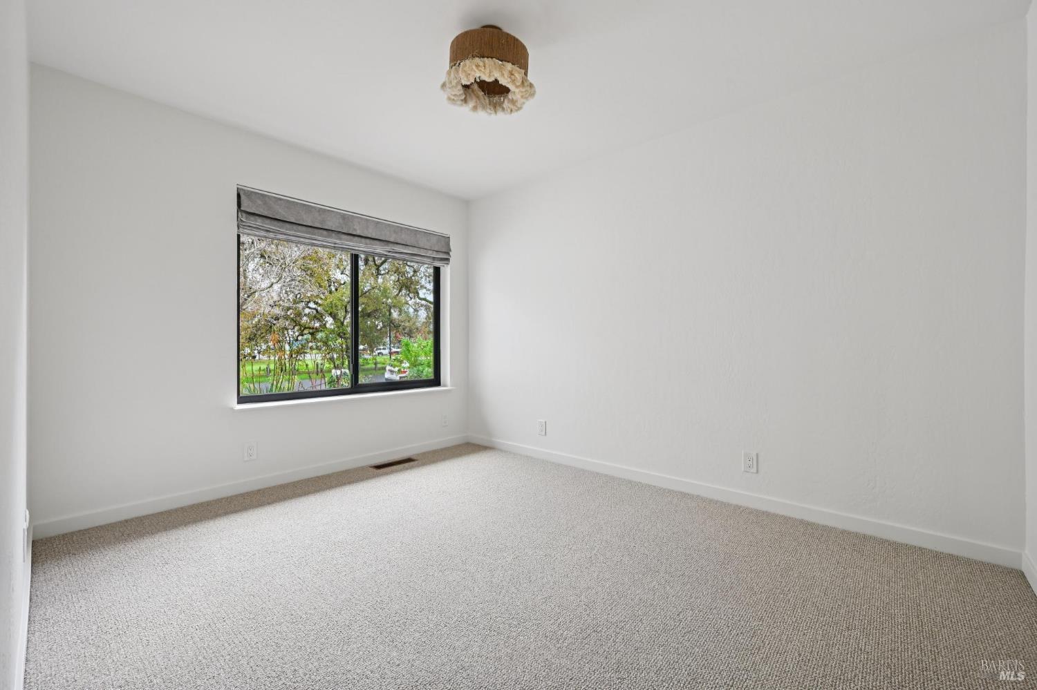 Detail Gallery Image 12 of 25 For 18787 Gillman Dr, Sonoma,  CA 95476 - 3 Beds | 2 Baths